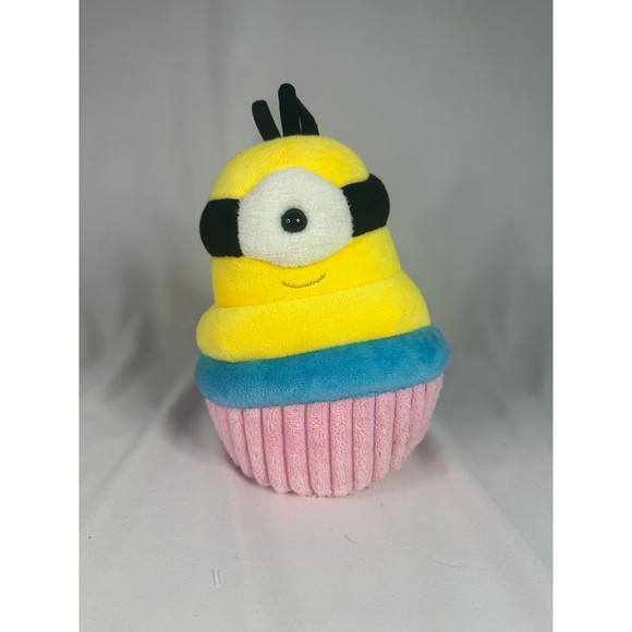 Rare Universal Studios Despicable Me Minion Mayhem Stewart Cupcake 8" Plush - Picture 1 of 5
